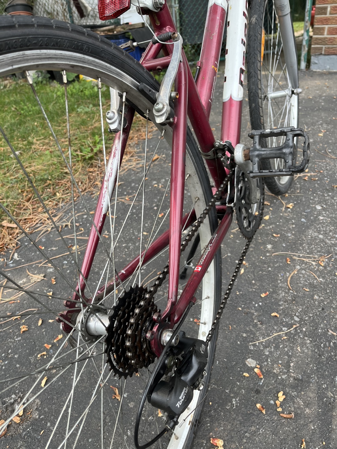 Raleigh Targa Hybrid Bike - Burgundy/Silver - photo 3