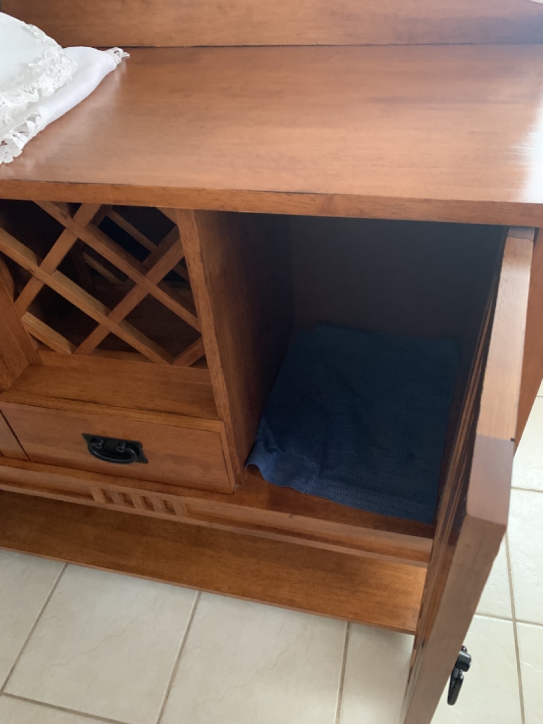 Hutch with Wine Storage - photo 3