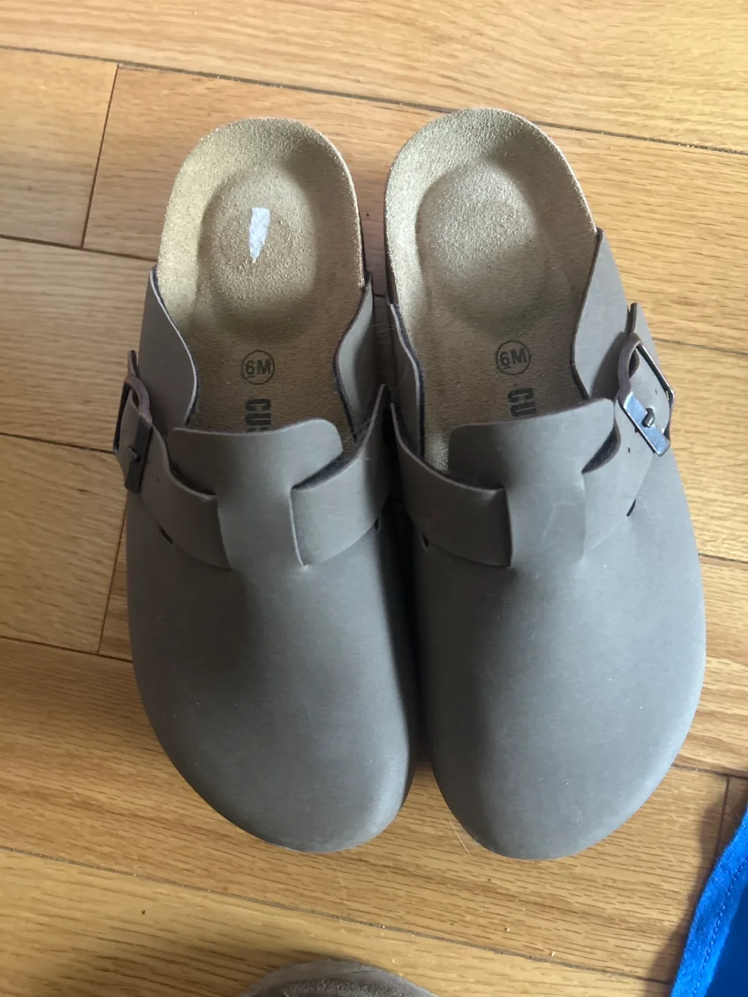 Platform Clogs Size 6M thumbnail