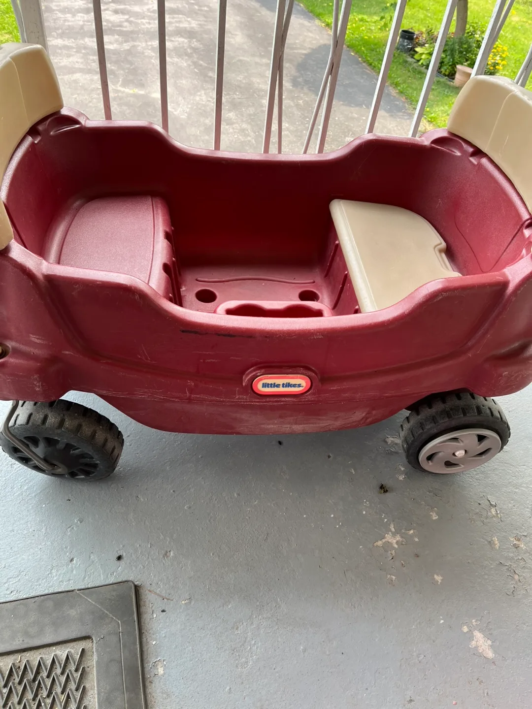 Little Tikes Cozy Coupe Wagon image indicator(2)