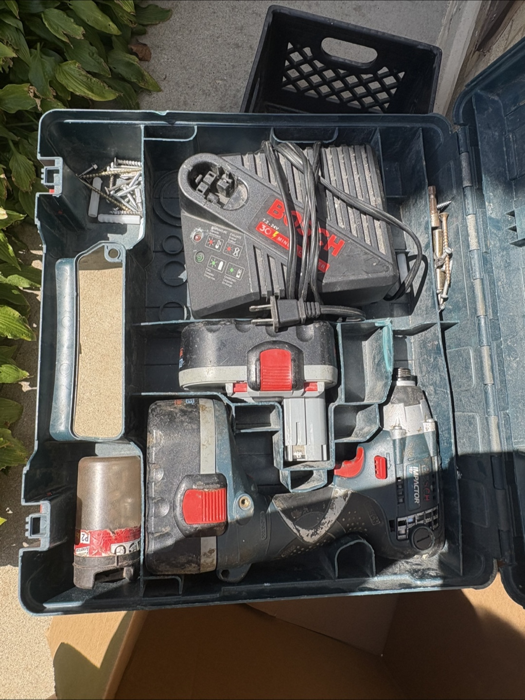Bosch Cordless Impact Driver Kit (retails for $100) - photo 4