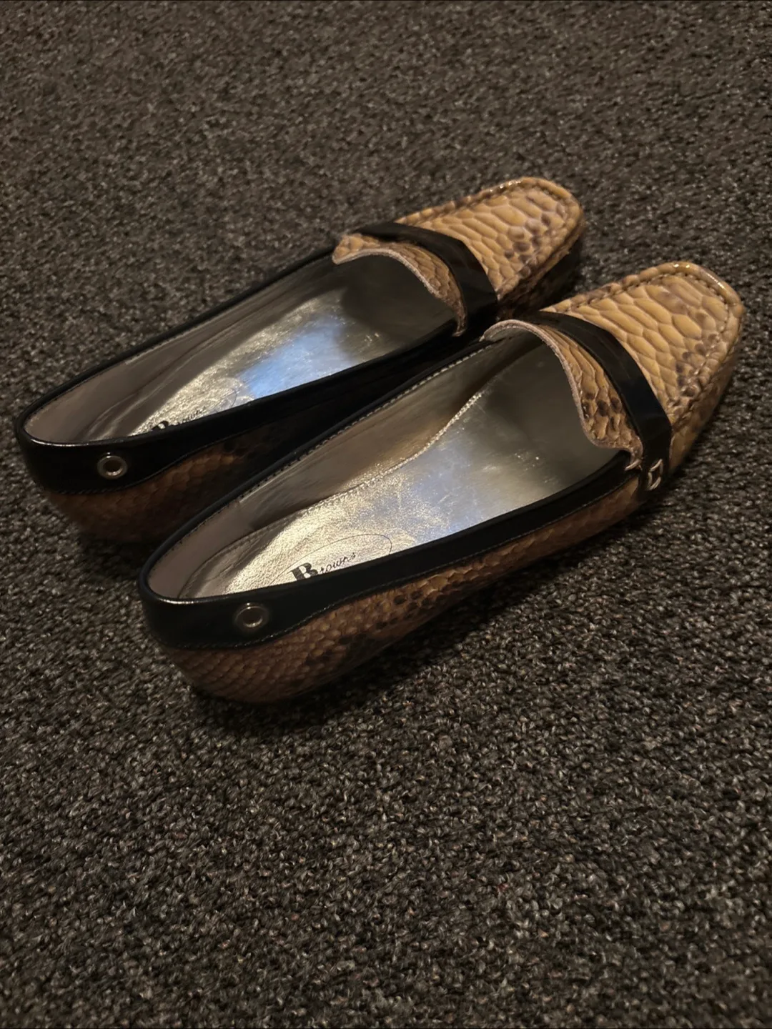 Browns Couture Snakeskin Loafers Size 7 image indicator(2)