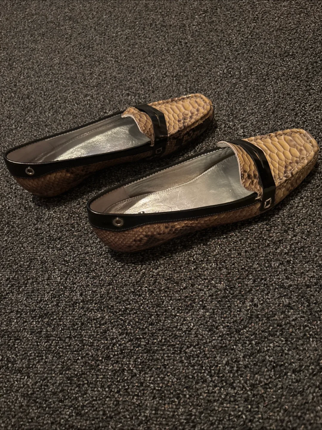 Browns Couture Snakeskin Loafers Size 7 image indicator(4)