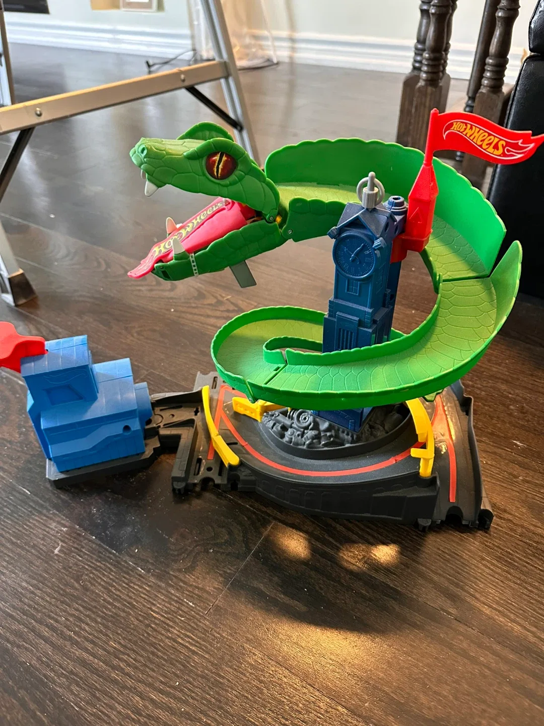 Hot Wheels Snake Slam Track thumbnail