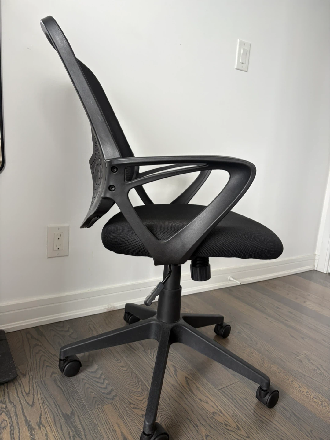 Black Mesh Office Chair - photo 2