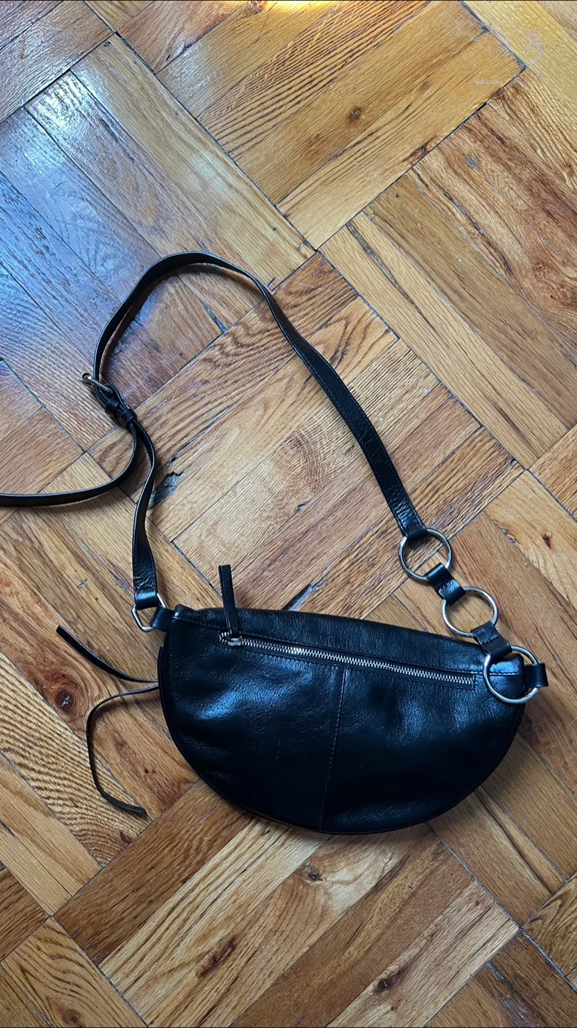 Black Leather Crossbody Bag image indicator(3)