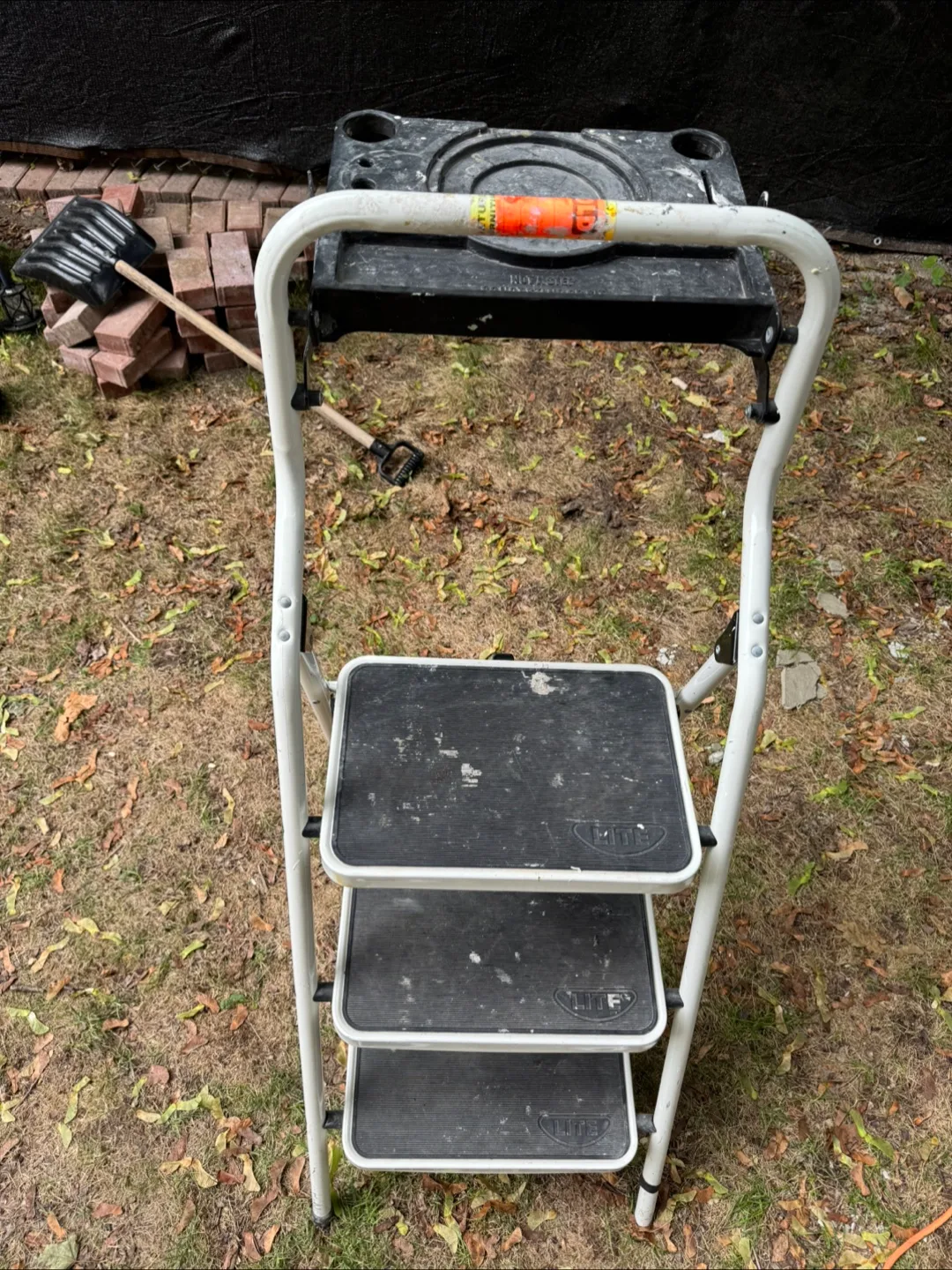 3-Step Ladder - White image indicator(3)