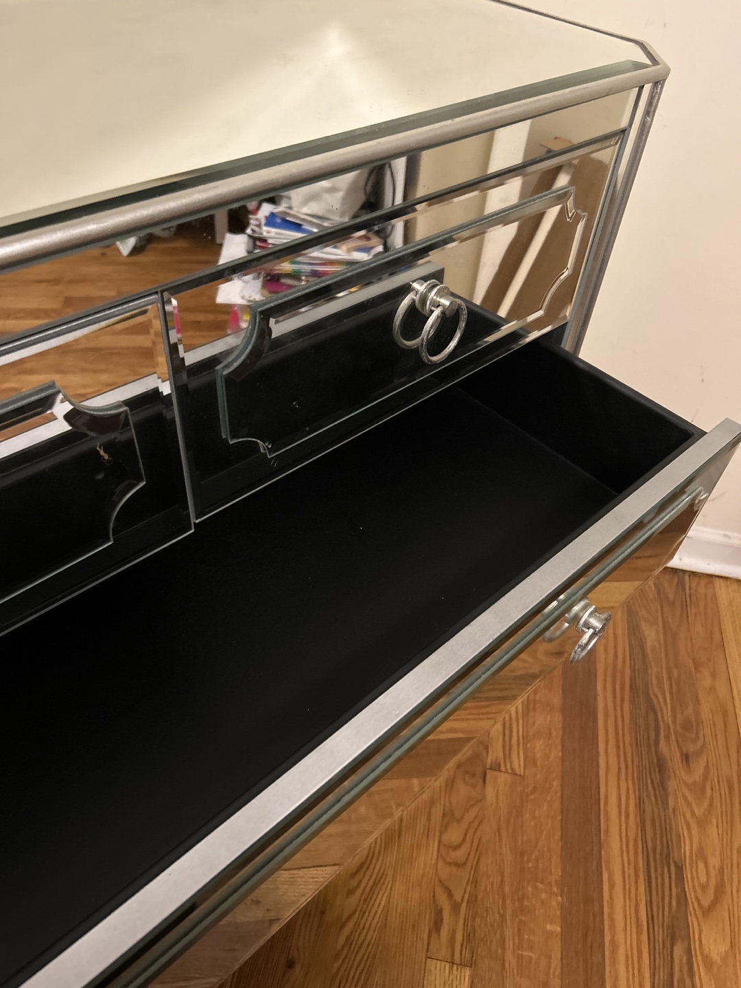 Mirrored 5-Drawer Dresser with minor damage - photo 4