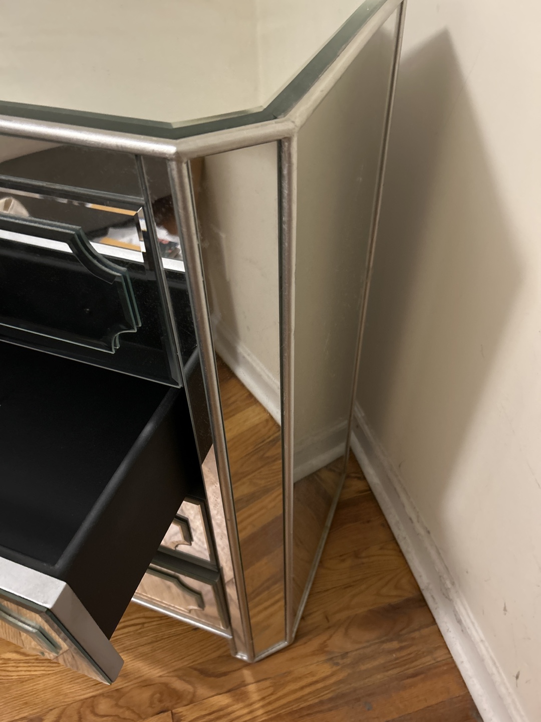 Mirrored 5-Drawer Dresser with minor damage - photo 3
