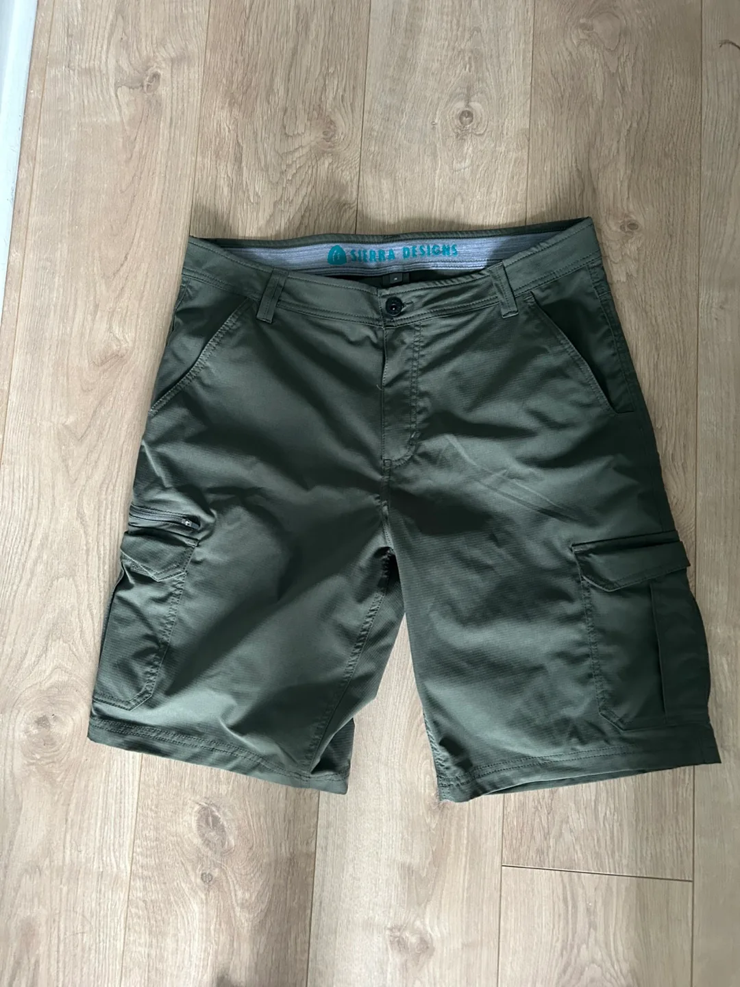 Sierra Designs Olive Green Cargo Shorts - Size 36