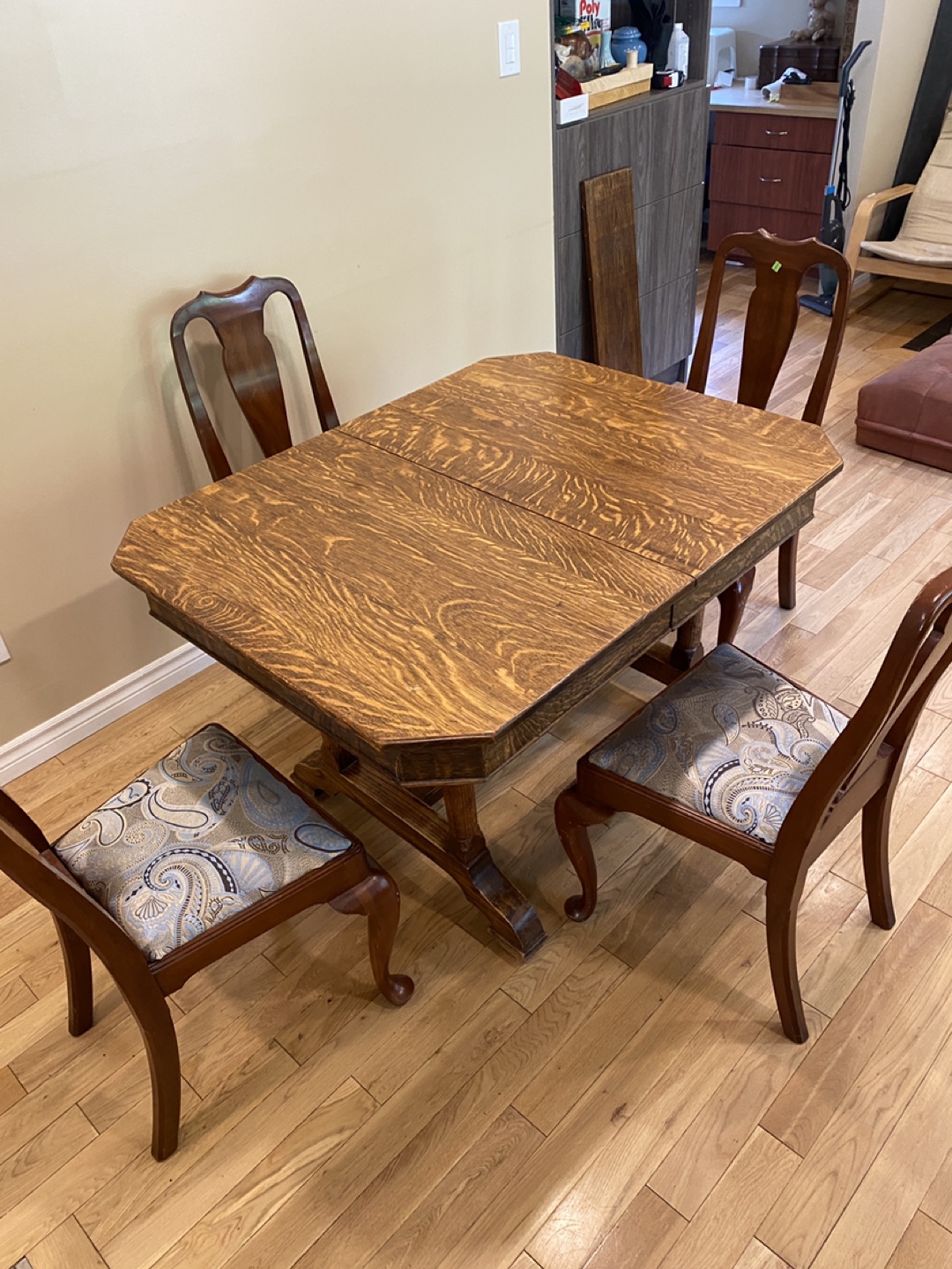 Antique Strathroy Furniture Tiger Oak Dining Set (CAN DELIVER) - photo 5