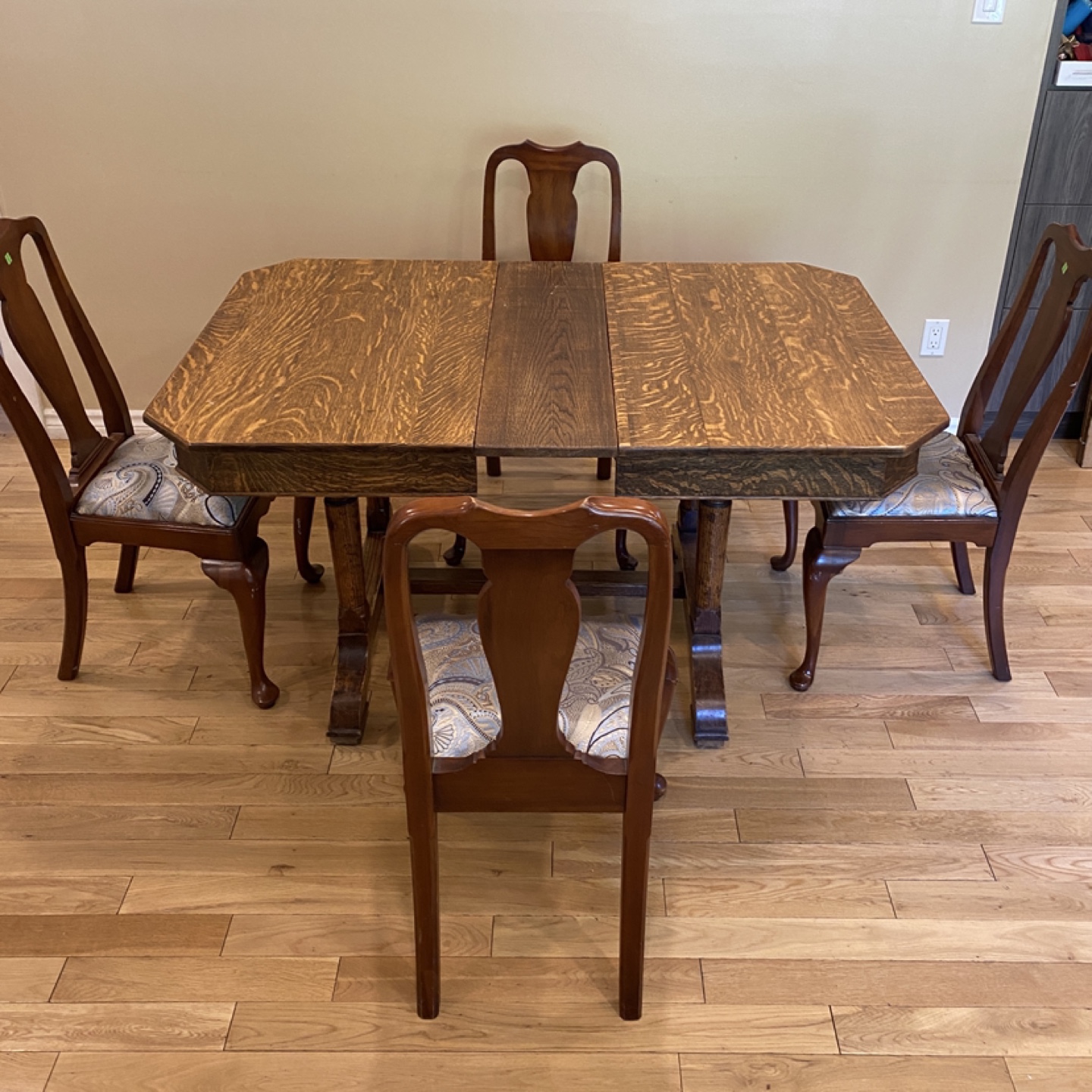 Antique Strathroy Furniture Tiger Oak Dining Set (CAN DELIVER) - photo 2