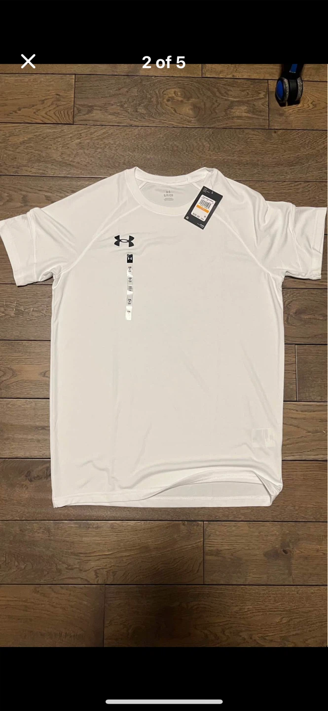 New Under Armour White T-Shirt - Size S
