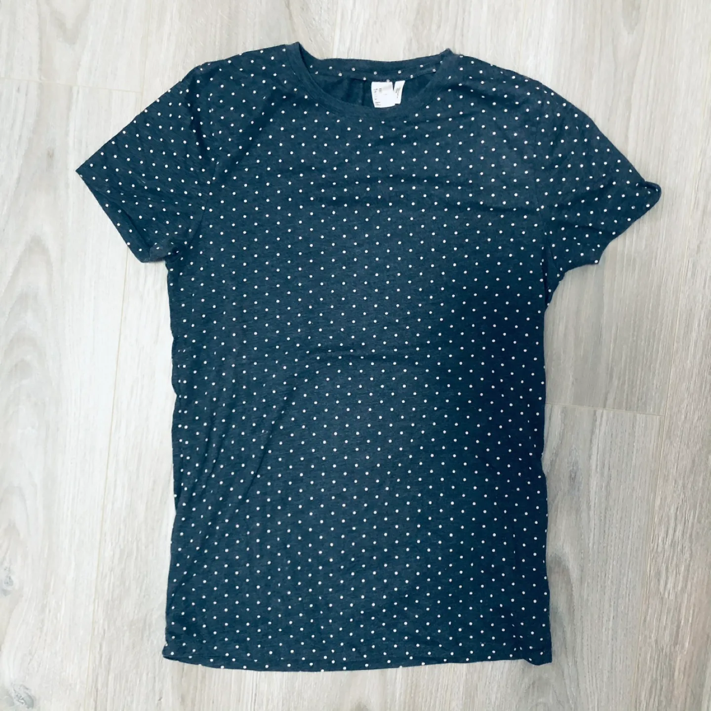 H&M XS Polka Dot T-Shirt thumbnail