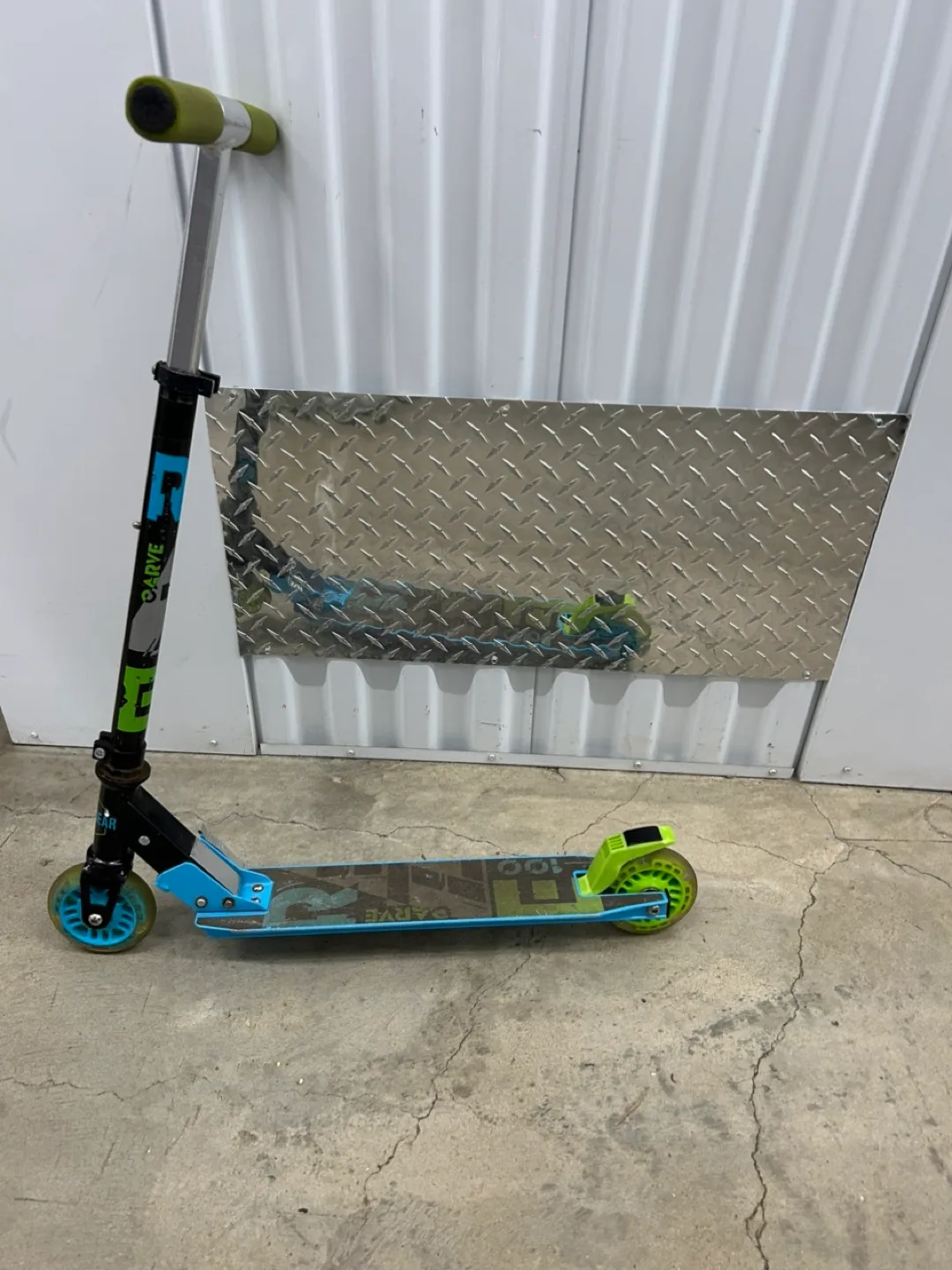 Scooter Blue & Green thumbnail