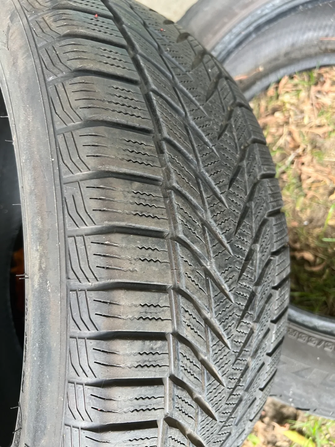 215/55R17 Radial Tubeless Tires - Pair (Winter tires) image indicator(3)