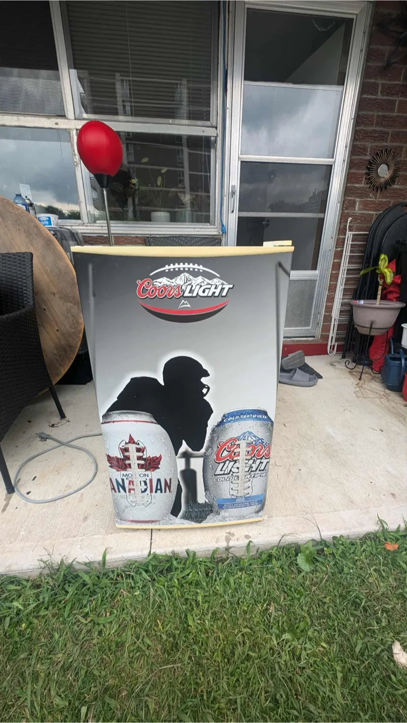 Coors Light Mini Fridge image indicator(2)