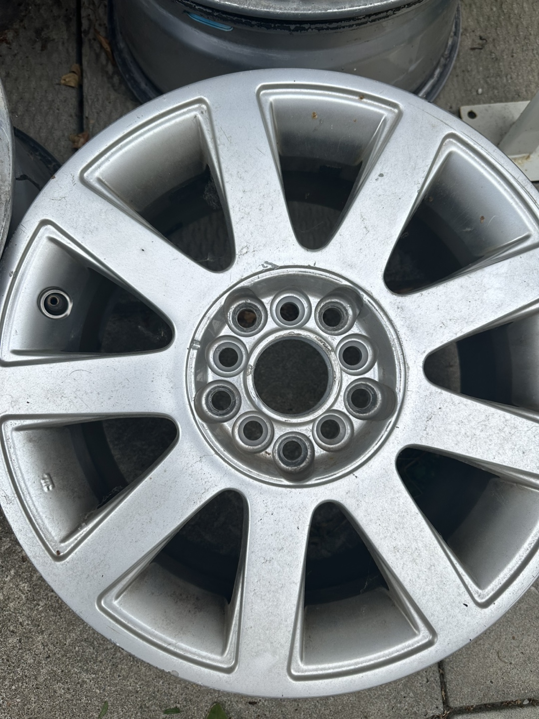 Volkswagen Silver Alloy Wheels set  15” - photo 2