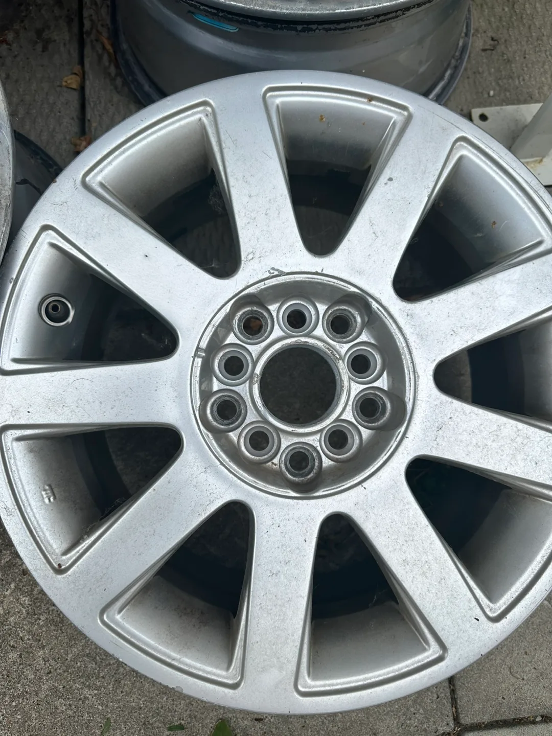 Volkswagen Silver Alloy Wheels set  15” image indicator(2)