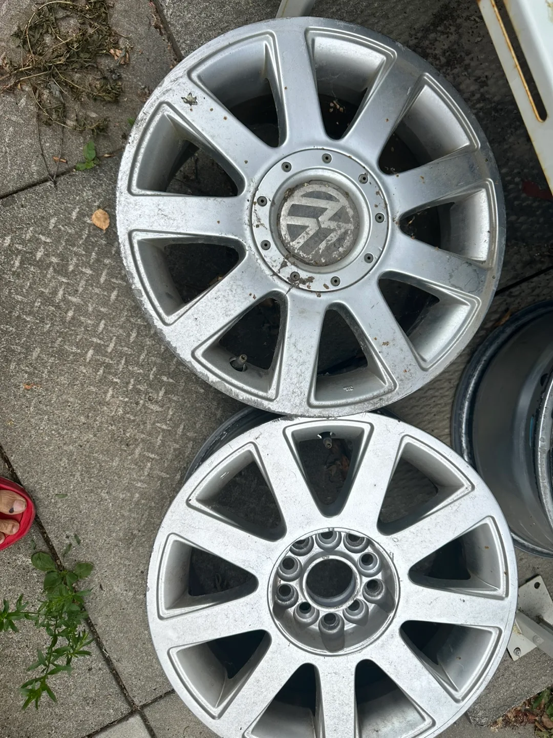Volkswagen Silver Alloy Wheels set  15” thumbnail