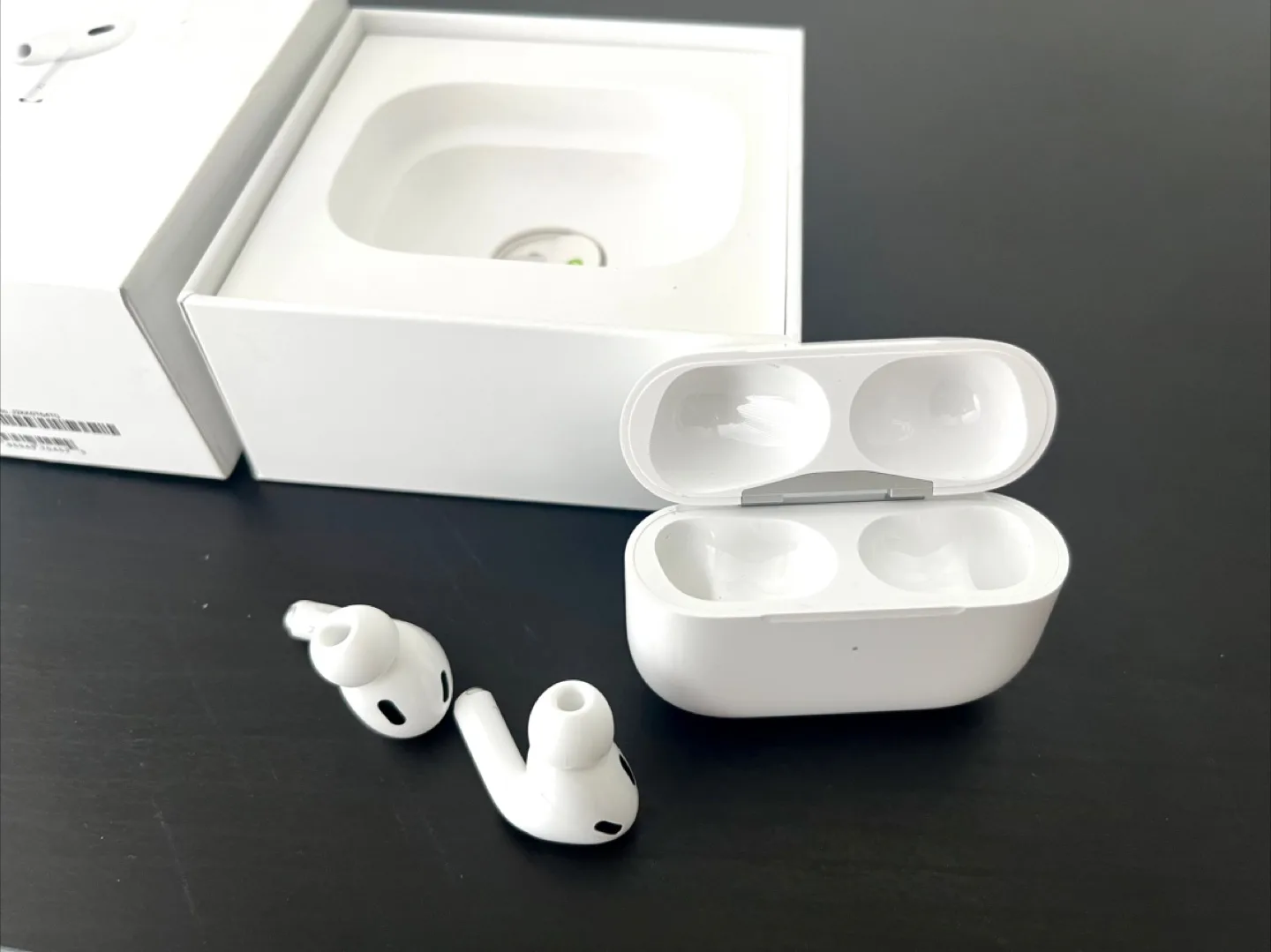 Apple AirPods Pro 2nd Gen with TYPE-C Charging Case image indicator(2)