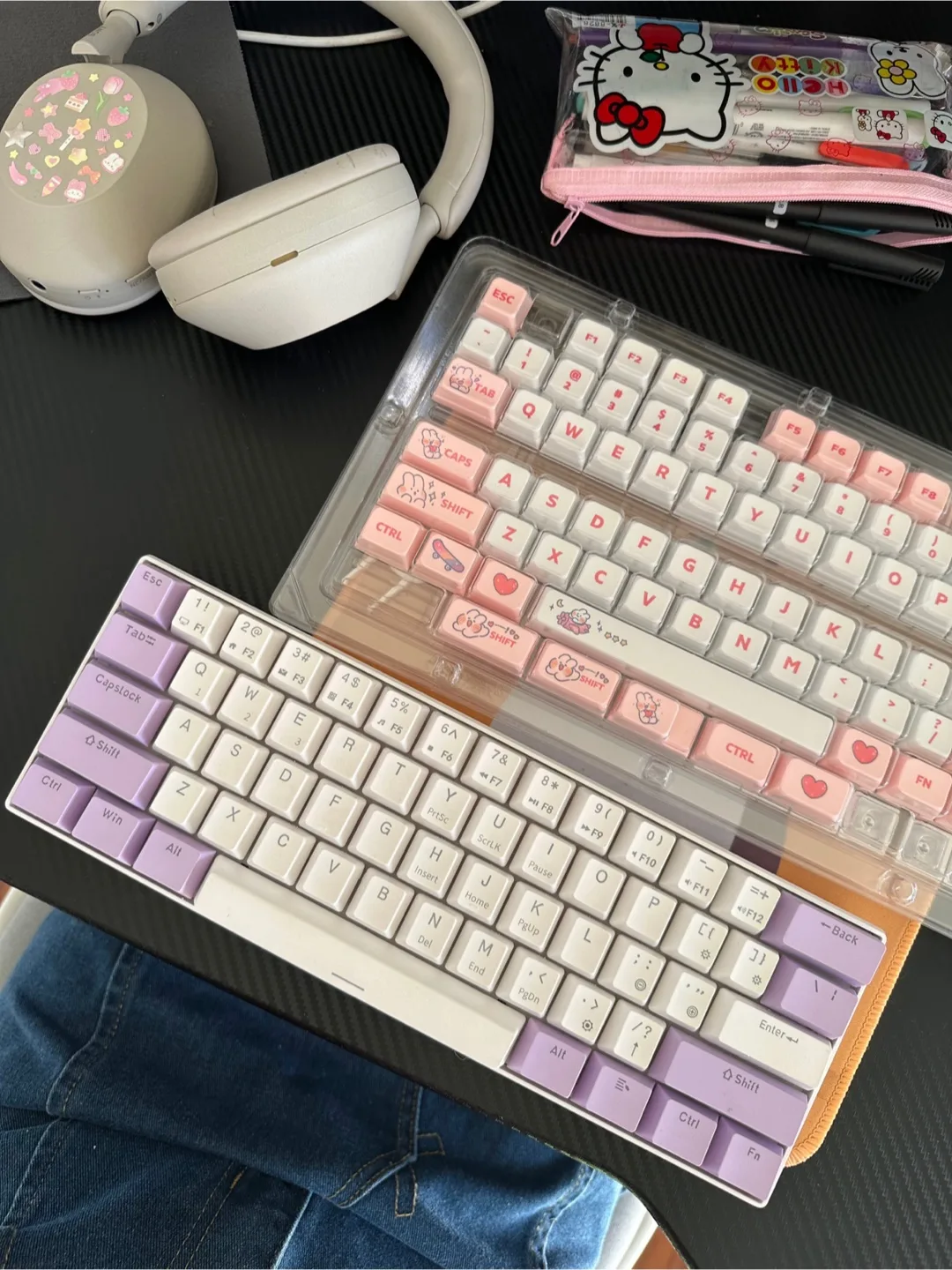 Purple and White key caps !!open to trade!! thumbnail