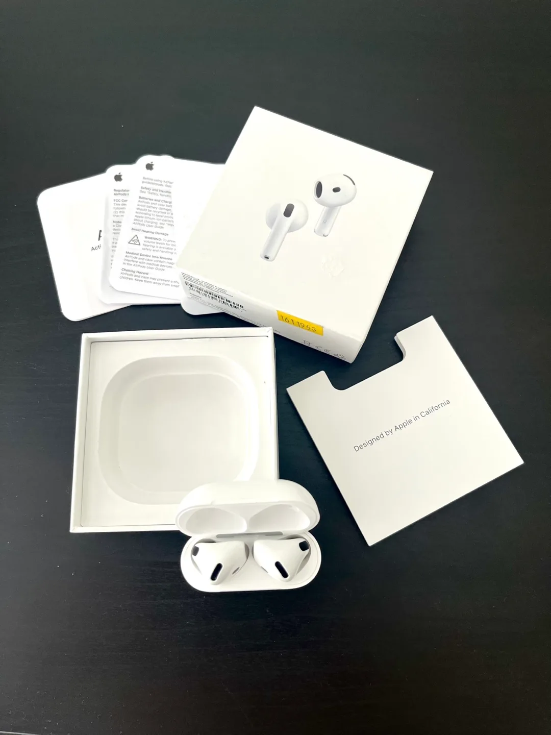 New Apple AirPods 4th generation with ANC image indicator(3)