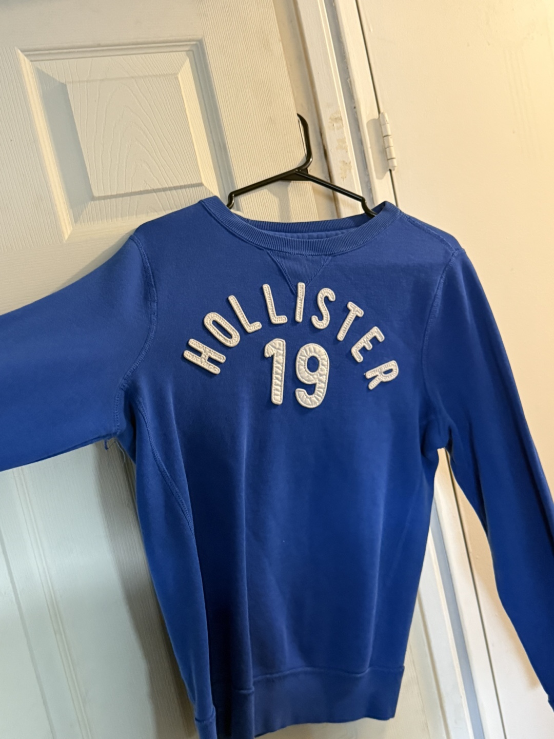 Hollister Blue Crewneck - Size M WORN TWICE