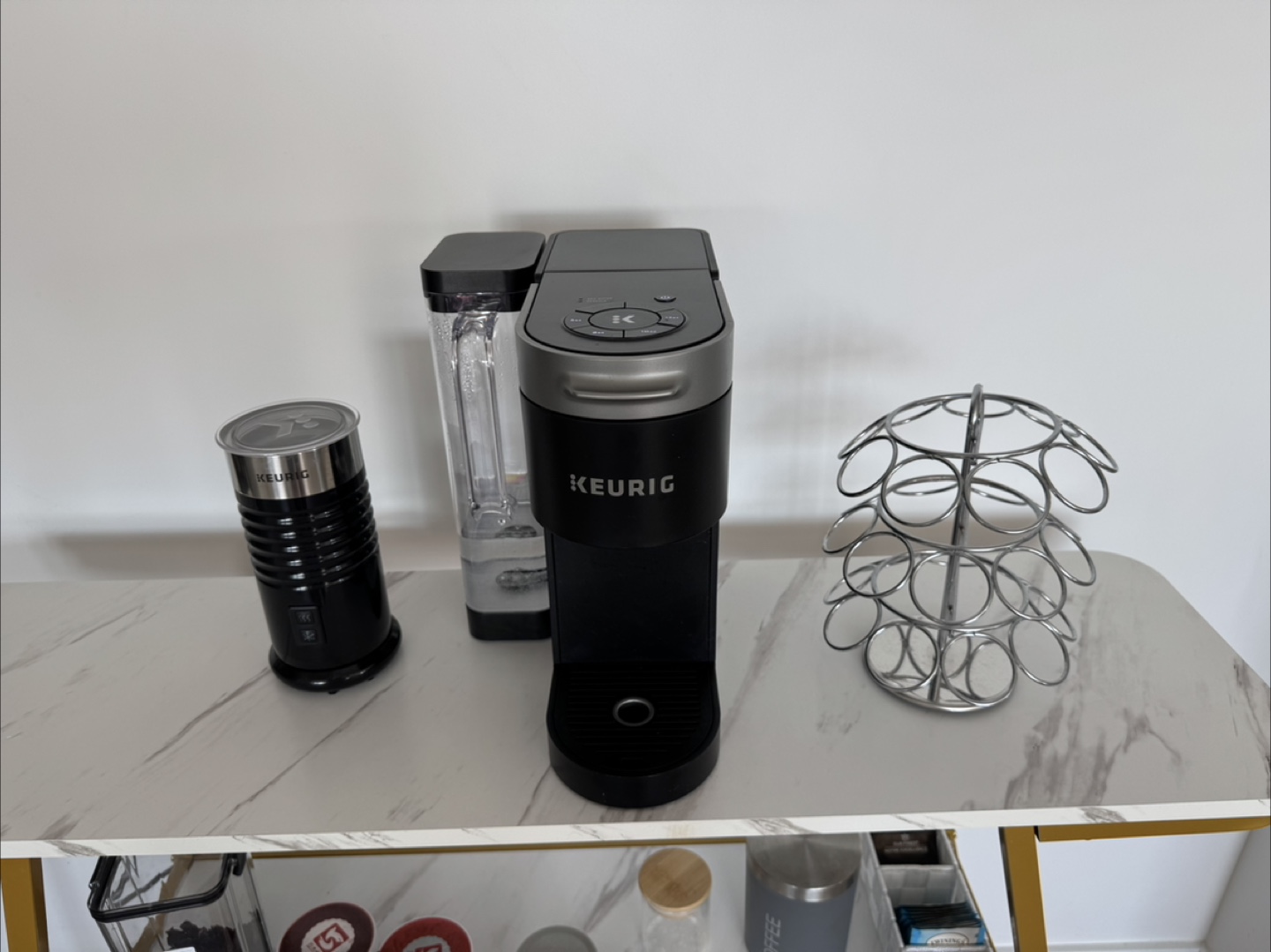 Keurig Coffee Maker + Milk Frother + Porta Pods