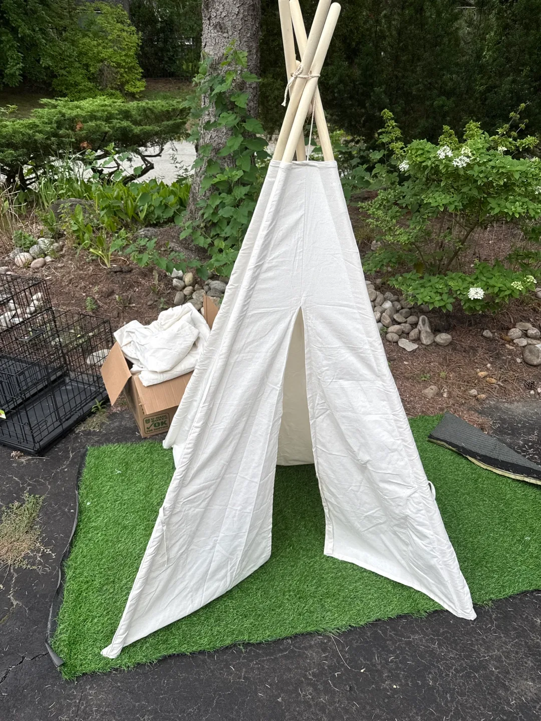 Kids White Canvas Teepee Tent thumbnail