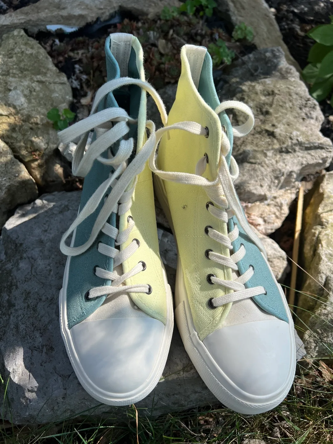 NEW New,AE American Eagle  size 11-Tone High Top Sneakers image indicator(5)