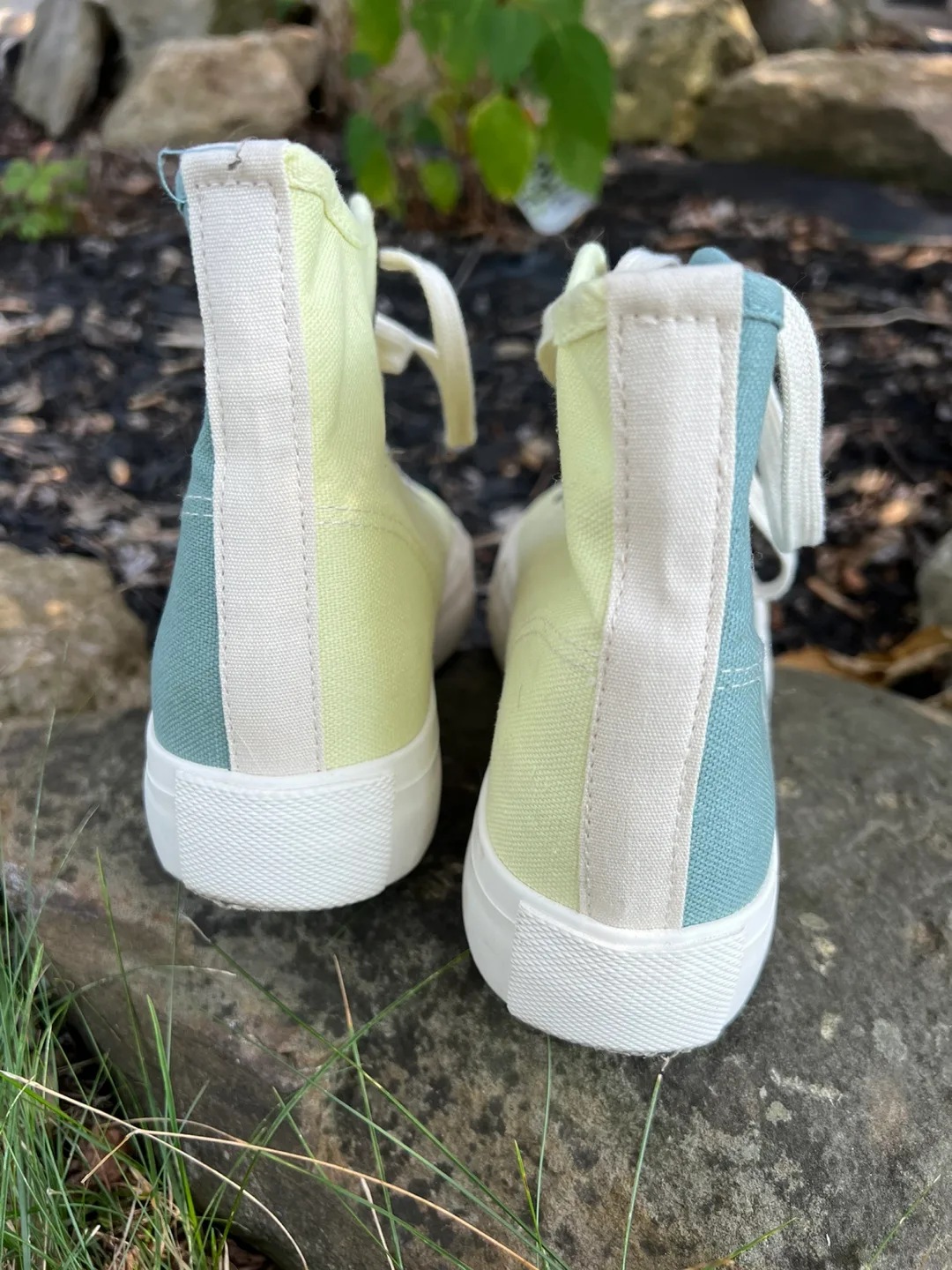 NEW New,AE American Eagle  size 11-Tone High Top Sneakers image indicator(4)