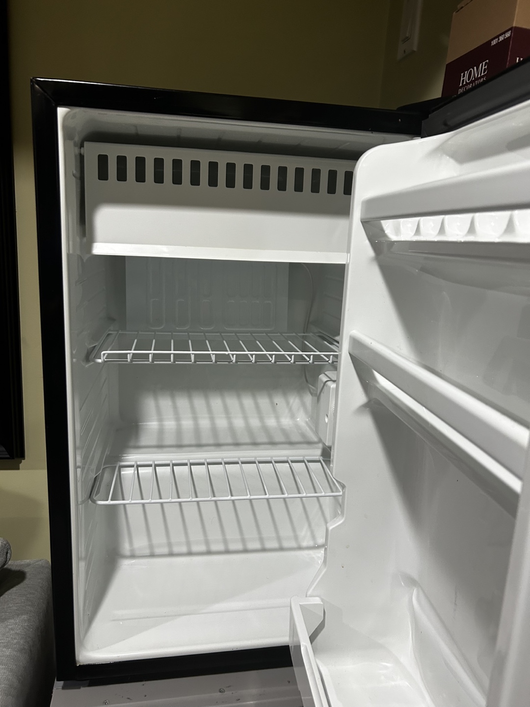 Magic Chef Miniature Refrigerator - photo 2