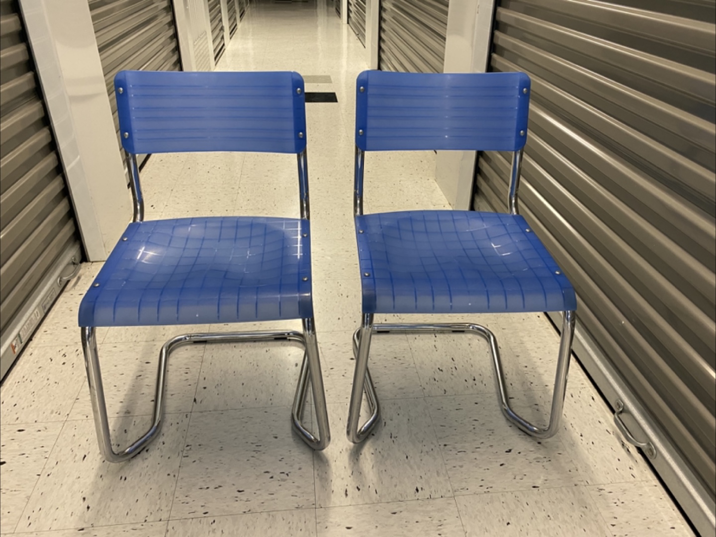 (6) Cantilever Blue Vinyl/Chrome Chairs - photo 4