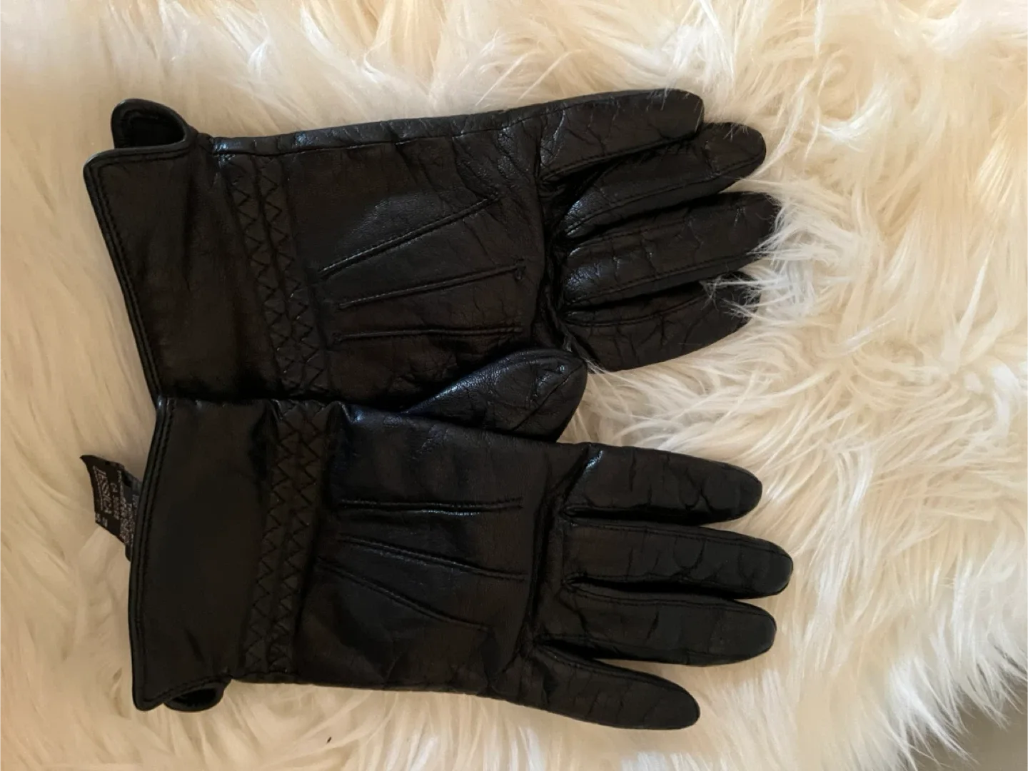 Jessica Black Gloves - Size 7 image indicator(4)
