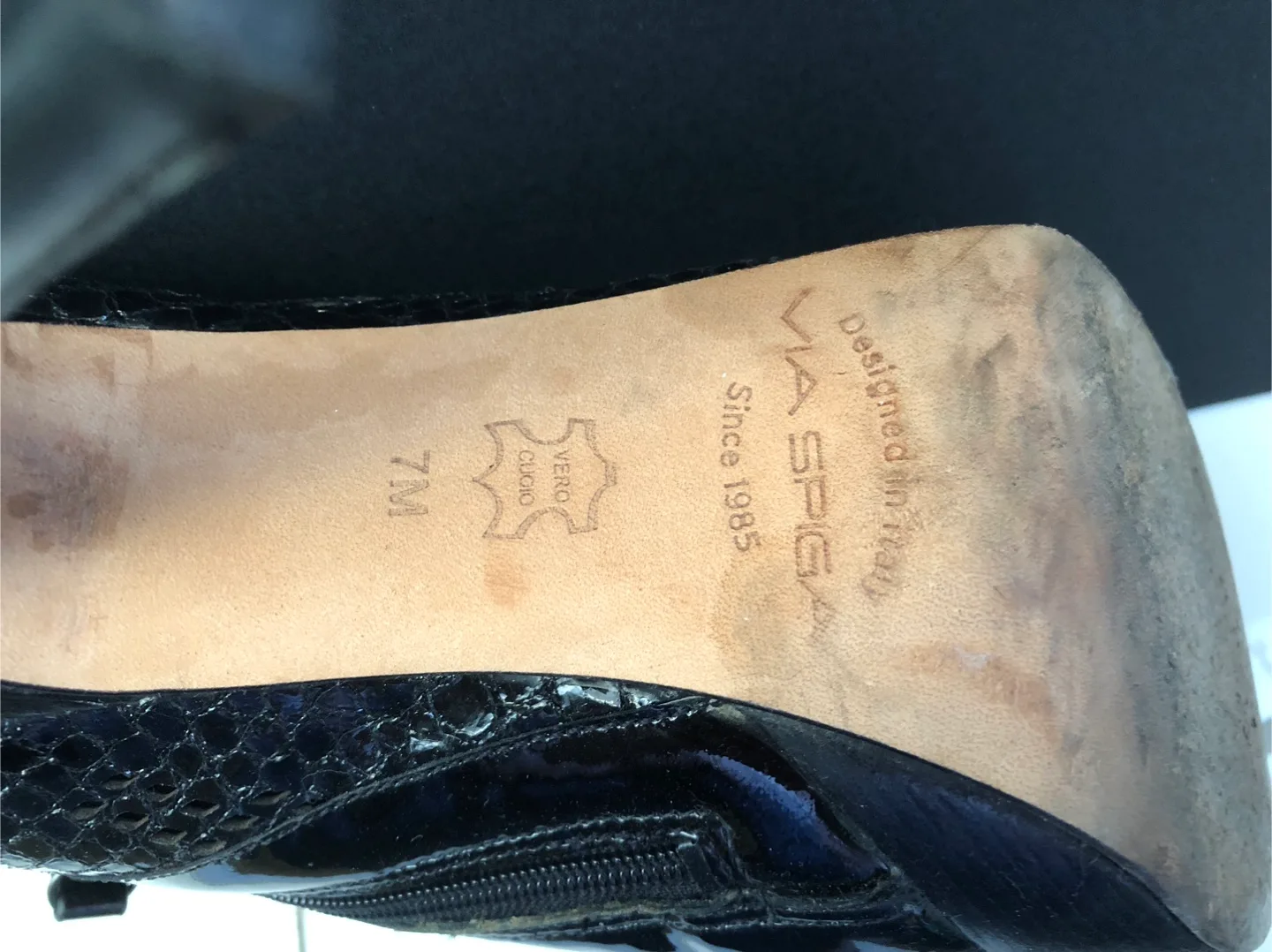 👠Free Pair of Via Spiga Black Heels - Size 7M image indicator(4)