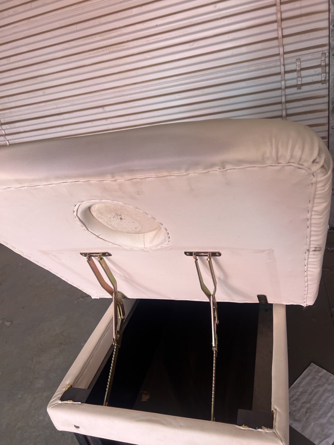 Massage Table - Cream Colour - photo 3