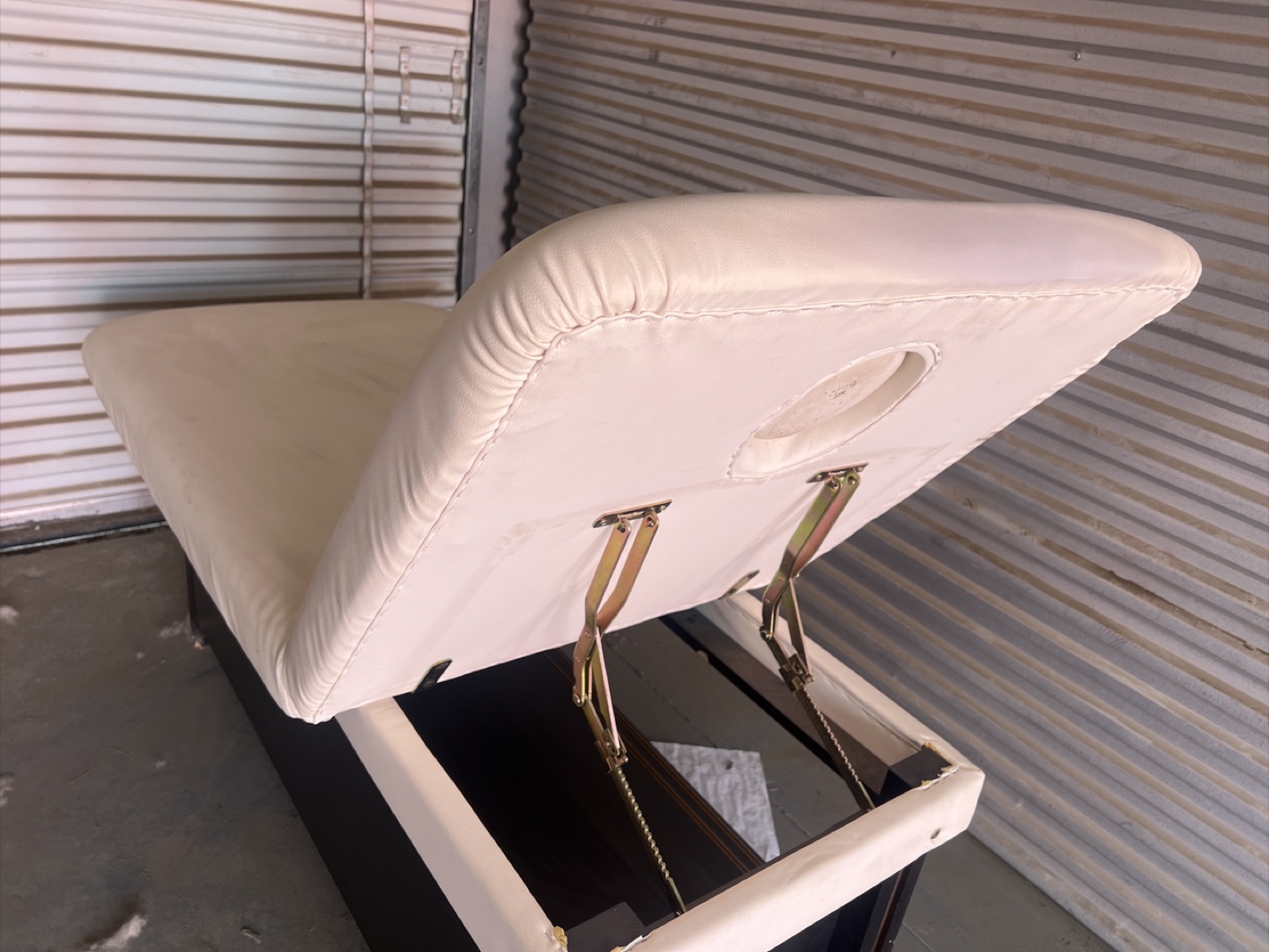 Massage Table - Cream Colour - photo 2