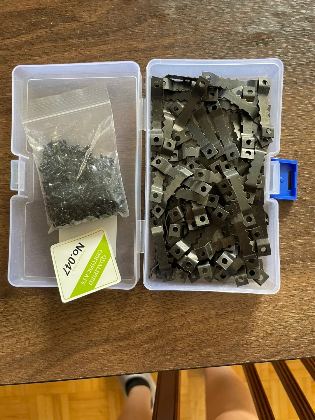 Picture Frame Hangers with Screws thumbnail