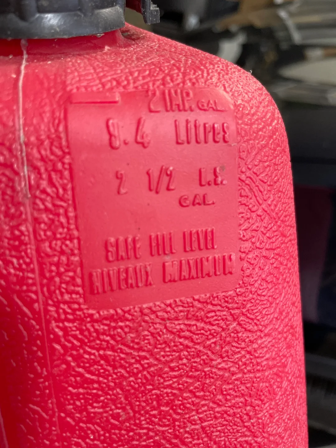 Wedco Gasoline Container - 9.4 Litres image indicator(2)