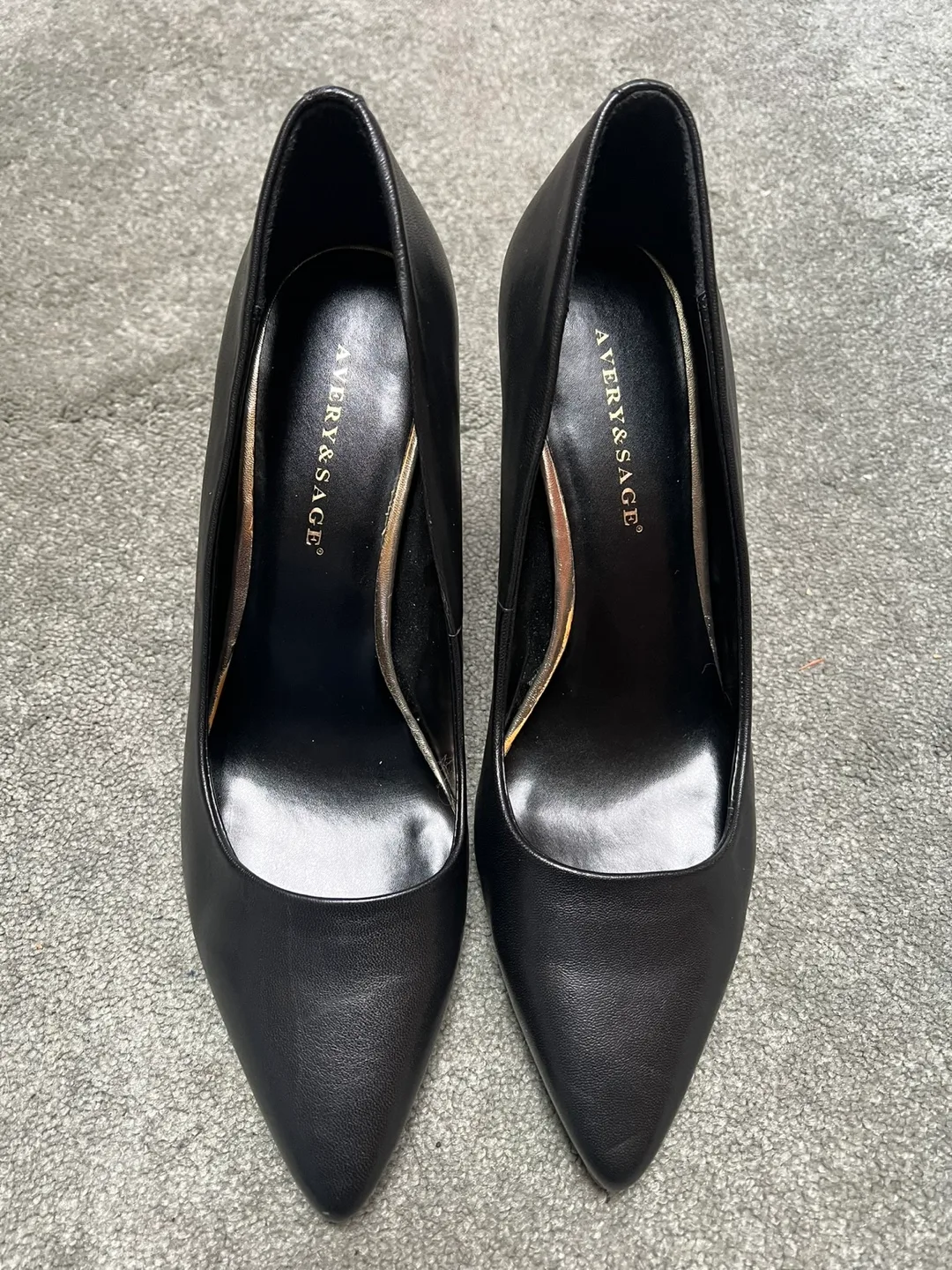 Black pumps size 10 thumbnail
