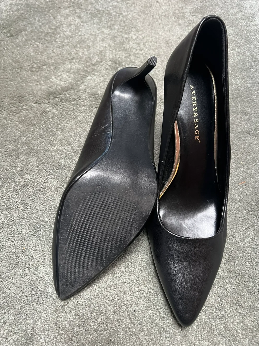 Black pumps size 10 image indicator(2)