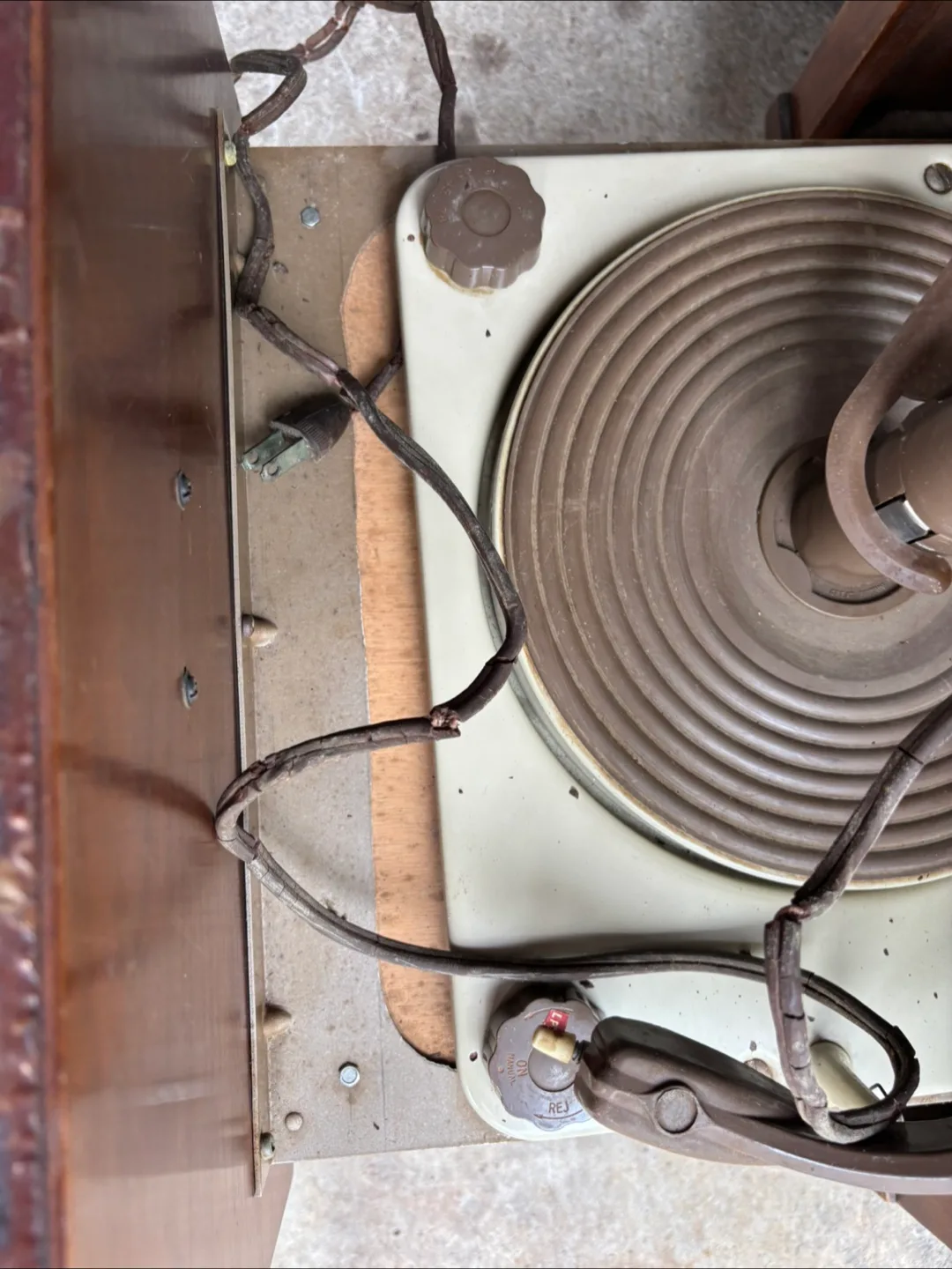 Vintage  Radio Phonograph Combo image indicator(3)