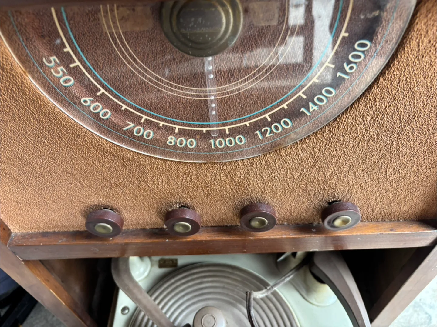 Vintage  Radio Phonograph Combo image indicator(4)