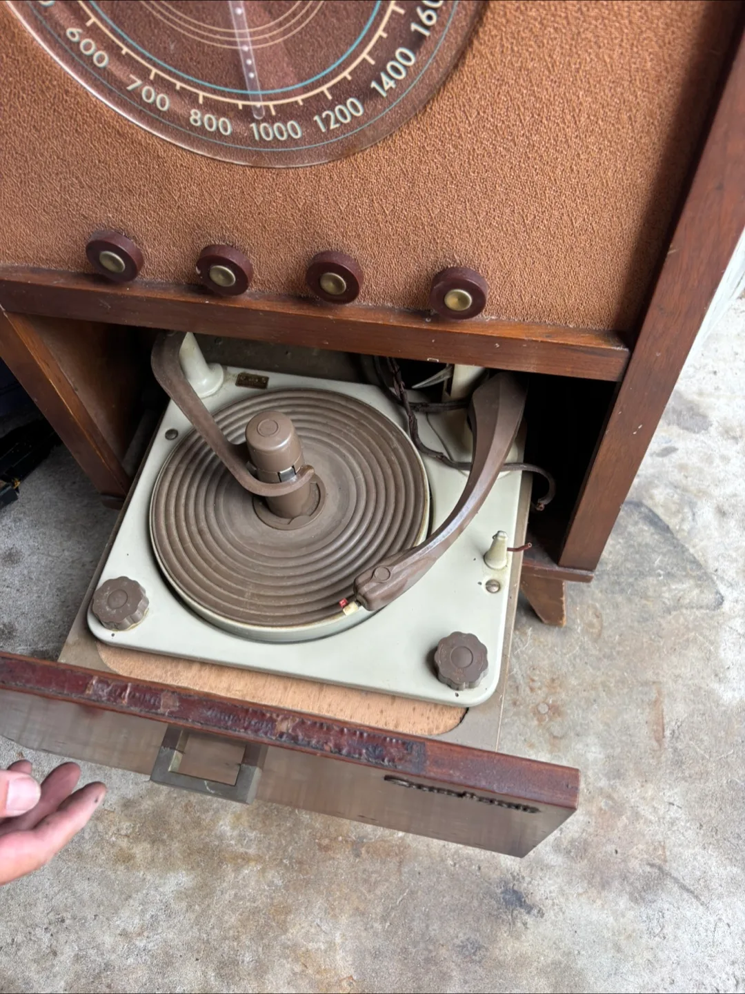 Vintage  Radio Phonograph Combo image indicator(2)