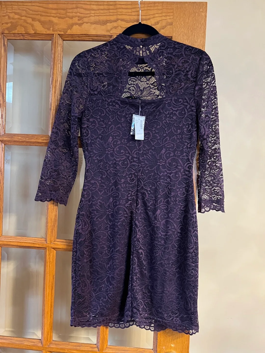 Le Chateau Purple Lace Dress image indicator(3)