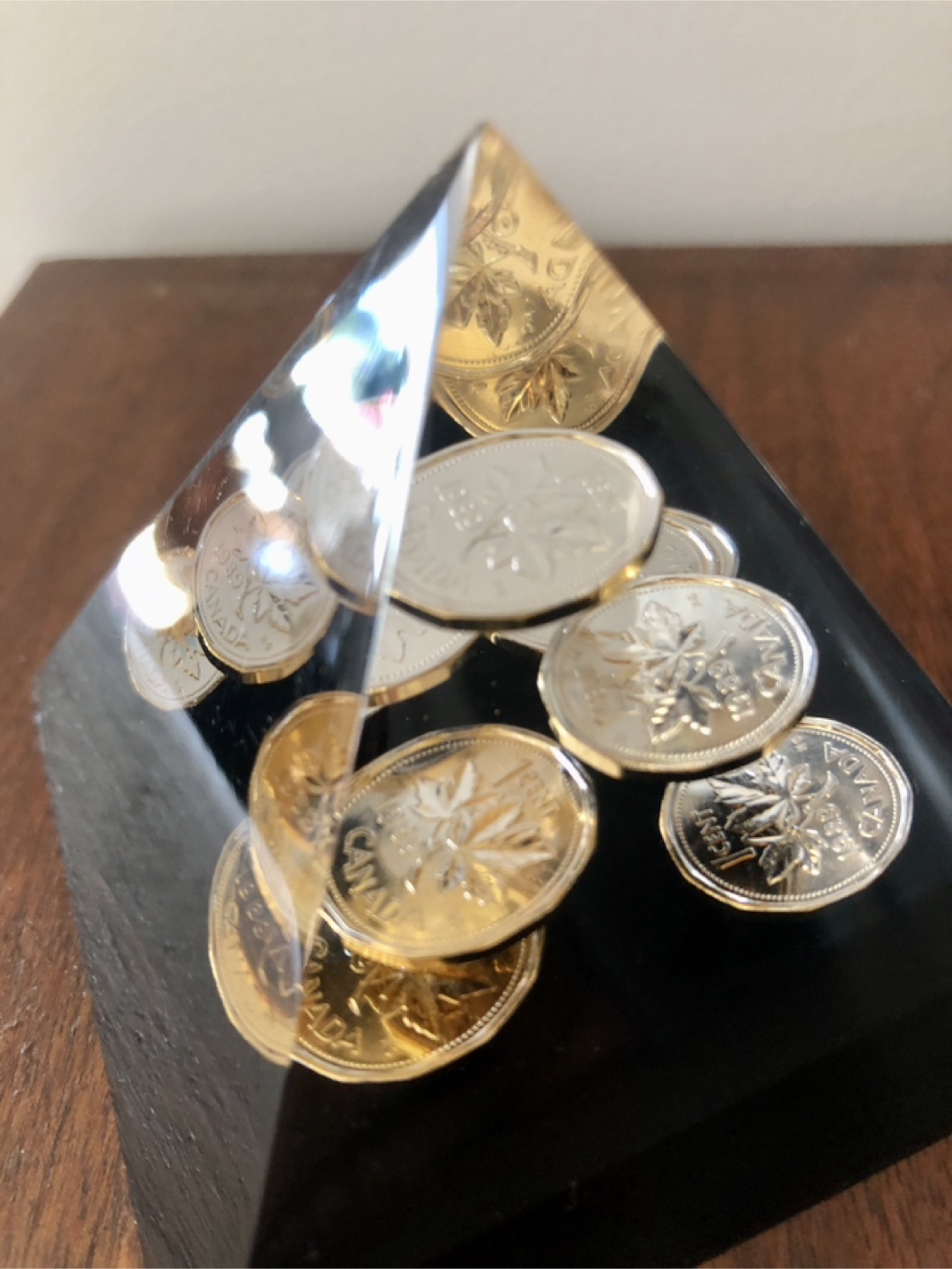 Pyramid Coin Display - photo 3