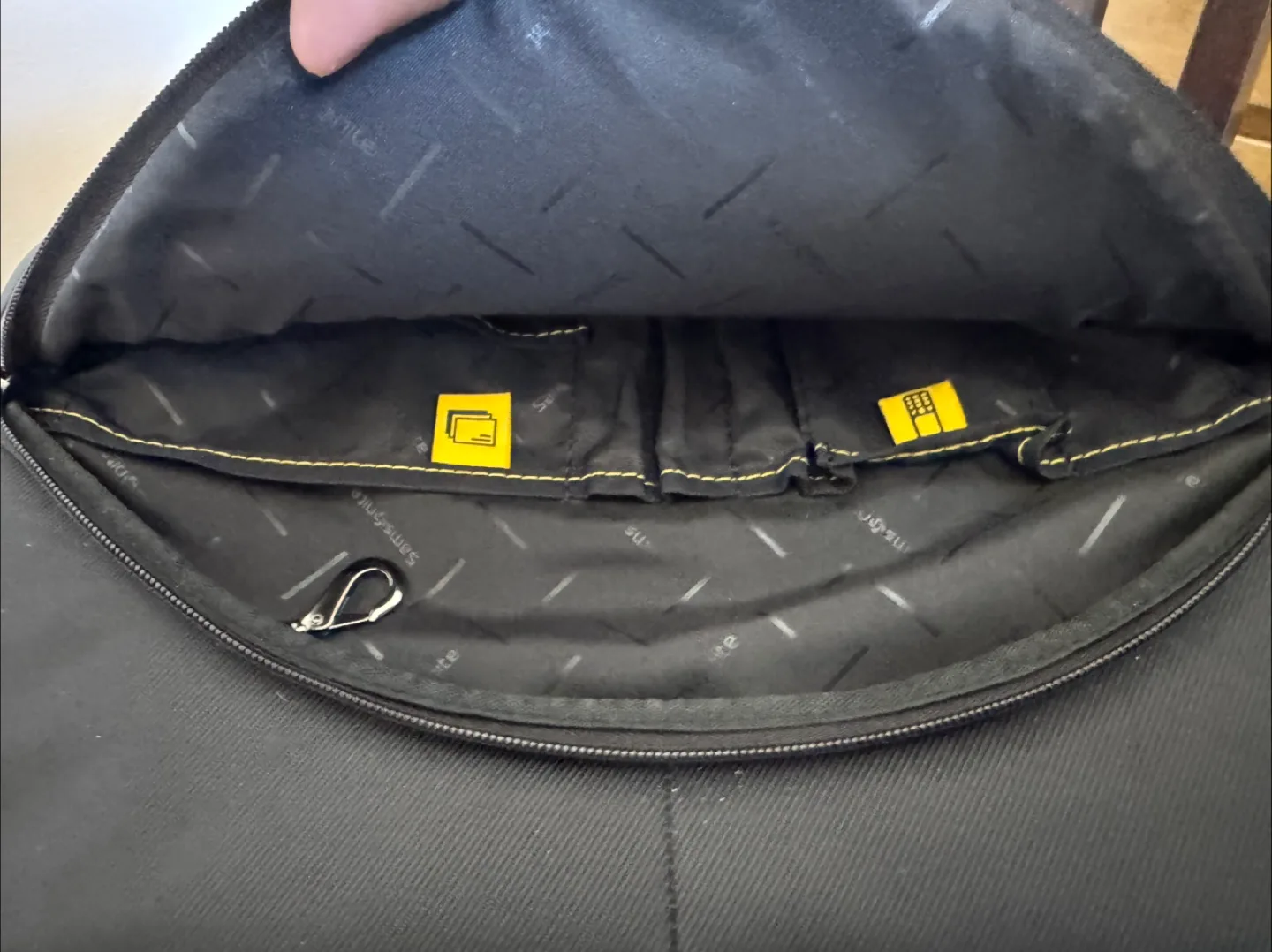 Samsonite Black Rolling Carry-On Bag - 17 Inch image indicator(10)