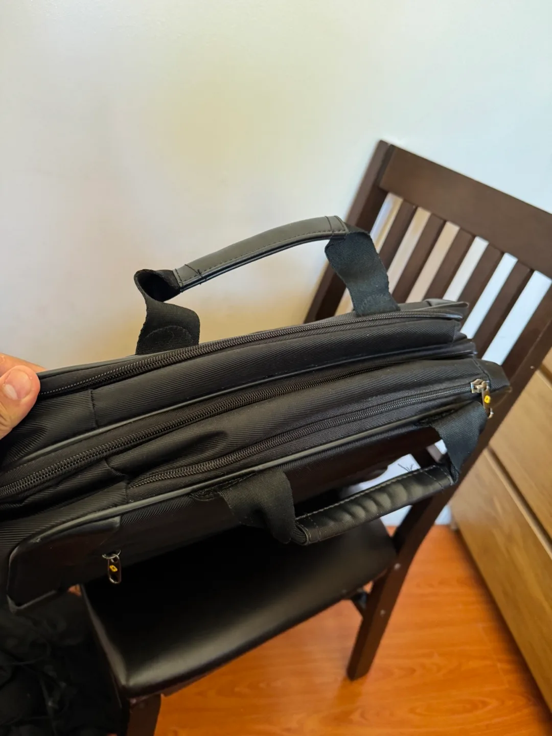 Samsonite Black Rolling Carry-On Bag - 17 Inch image indicator(9)