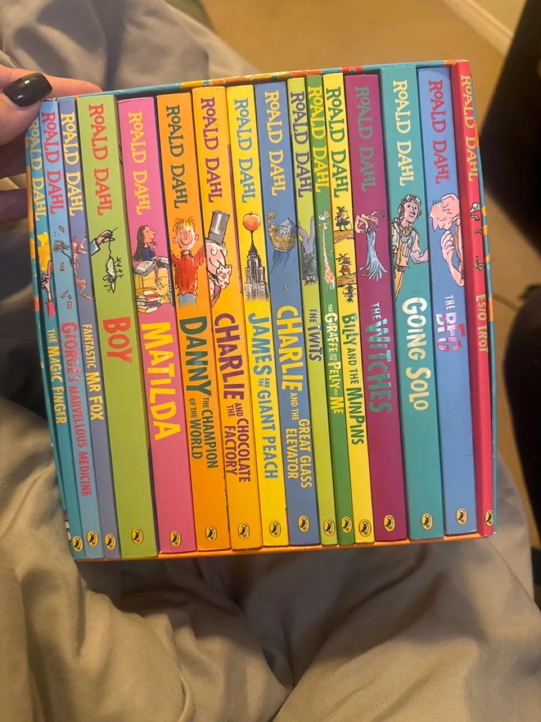 Roald Dahl Collection: 16 Fantastic Stories image indicator(3)